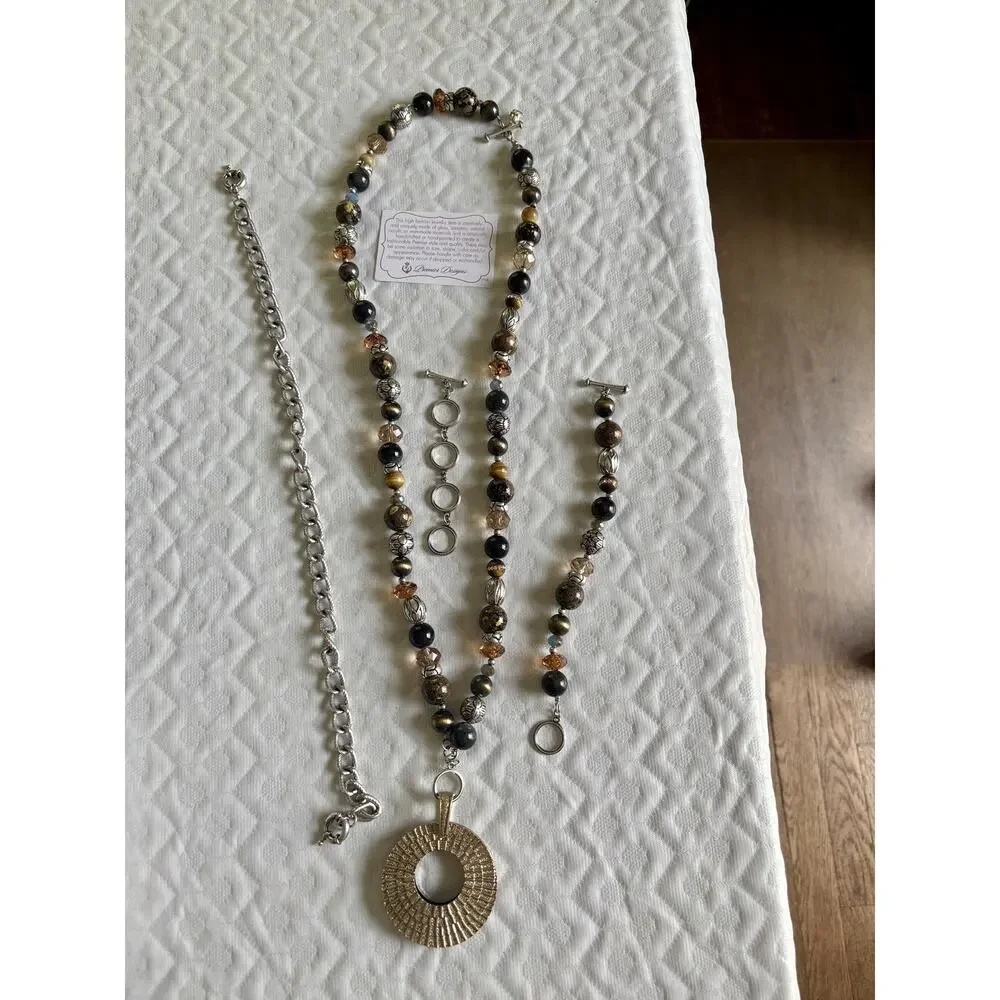 Premier Designs Top Notch Necklace Set 20550 Reversible Pendant Box Complete.